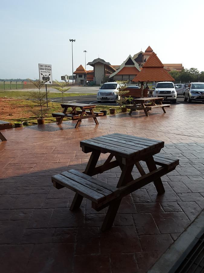 Am Transit Inn, Kuala Terengganu Buitenkant foto